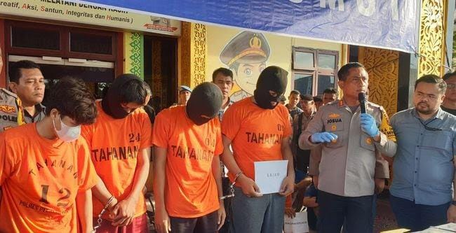 Ancam Polisi Menggunakan Sajam, 4 Orang Pelaku Ditangkap di Deli Serdang