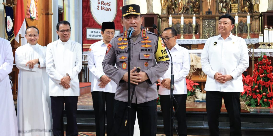 Ucapkan Selamat Natal Kepada Umat Kristiani, Kapolri: Mari Genggam Erat Persatuan dan Kesatuan