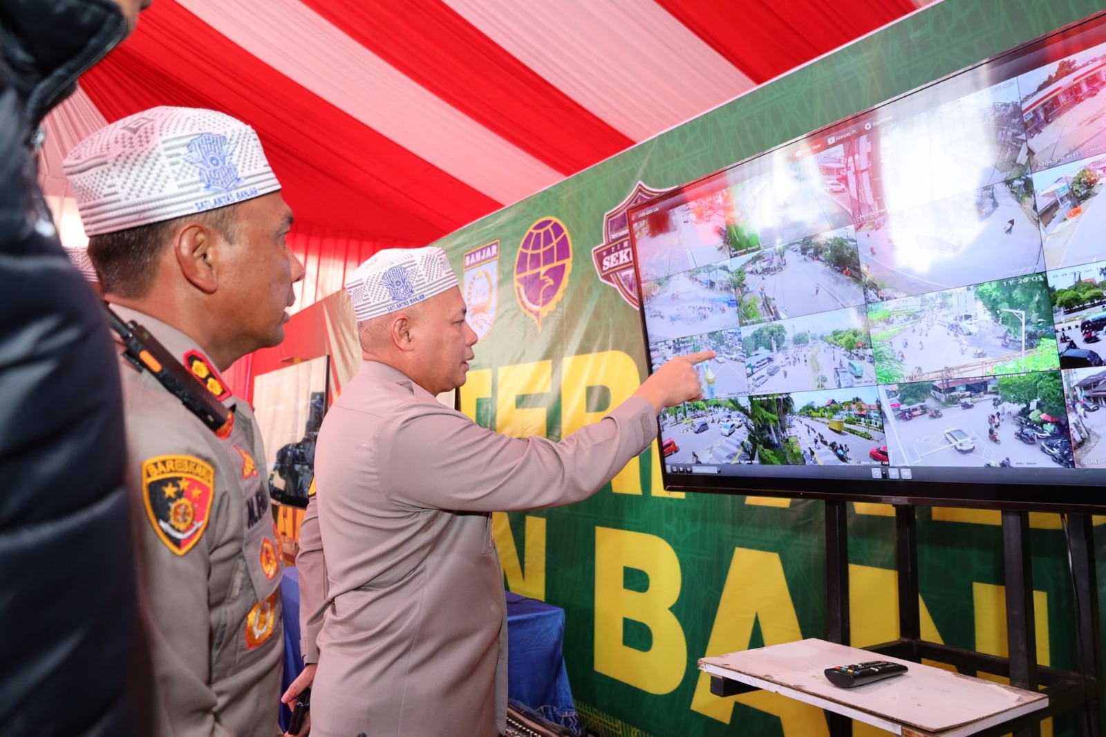 Kapolda Kalsel Tinjau Langsung Pos Pengamanan dan Dapur Umum Untuk Acara 5 Rajab 1446 H