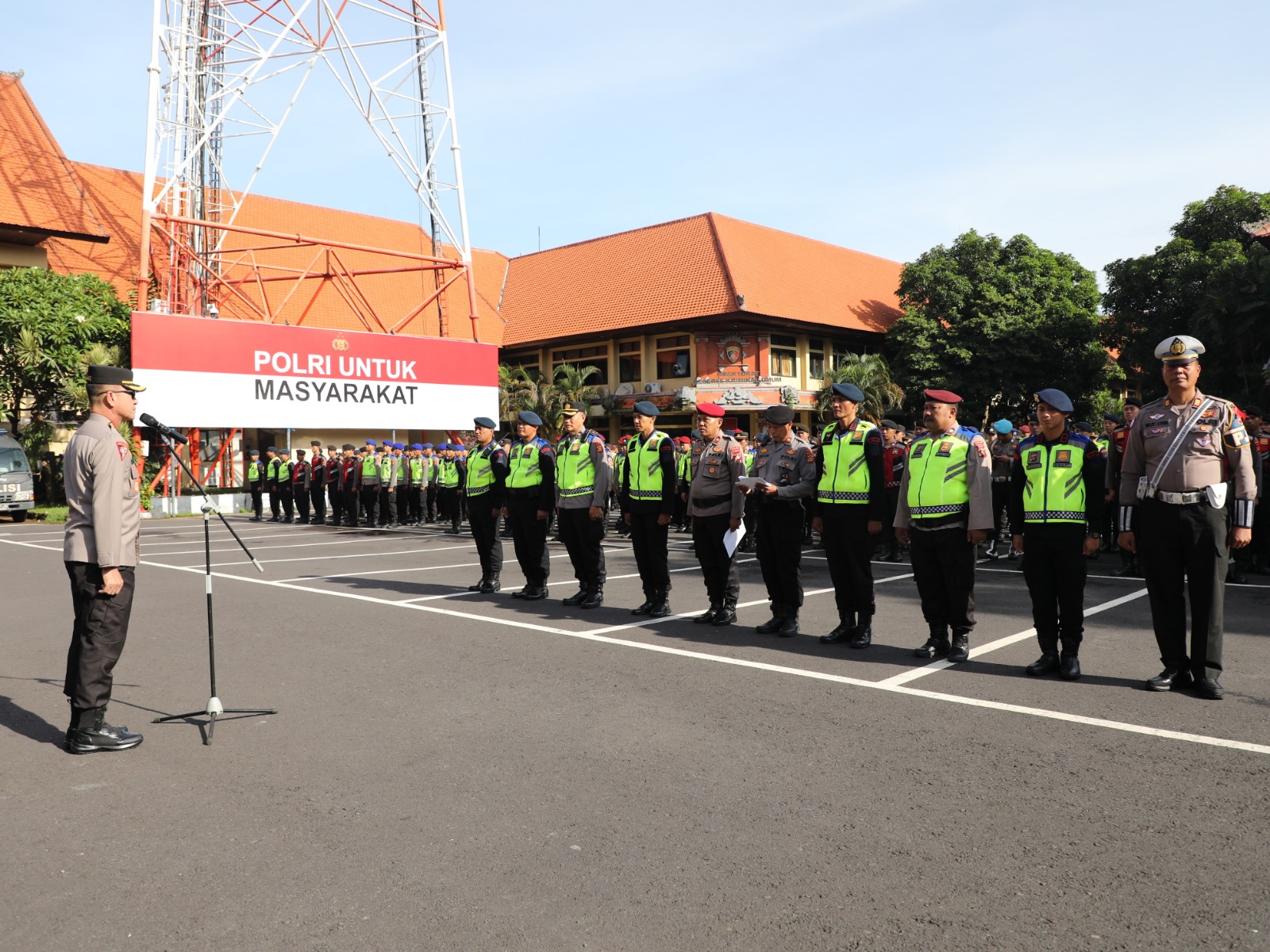 Ribuan Personil Amankan Pelaksanaan Pawai Ogoh-Ogoh di Bali
