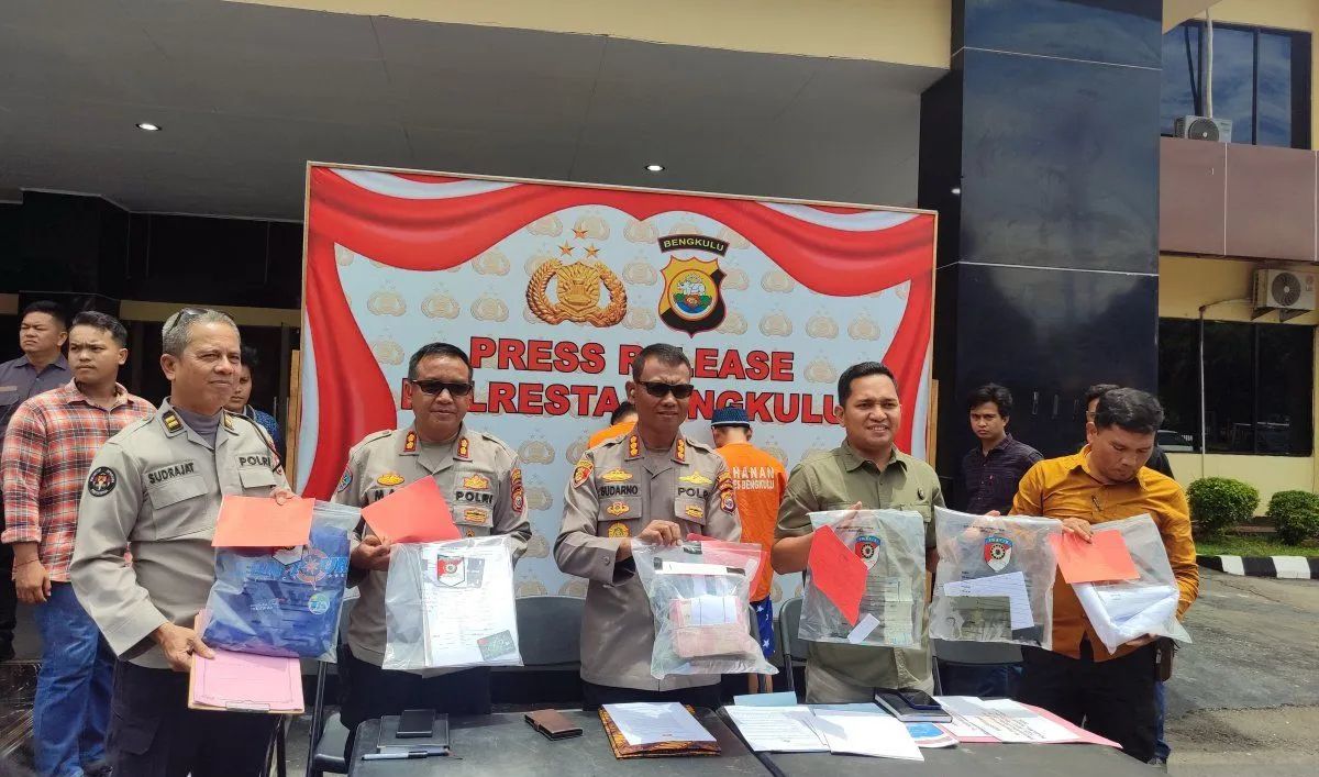 Polresta Bengkulu Sita Barang Bukti Uang Kasus Penipuan PKL Mahasiswa