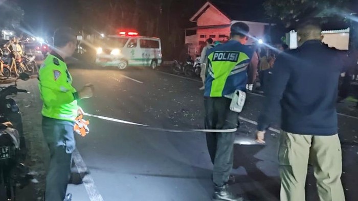 Polres Lombok Timur Olah TKP Kecelakaan di Kelayu, Satu Pelajar Tewas Dua Orang Dirawat di Rumah Sakit