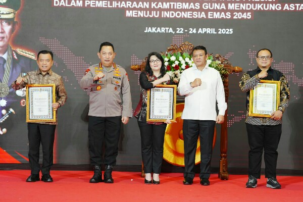 Buka Rakernis Densus 88, Kapolri Jenderal Listyo Kunjungi Stan Usaha Eks Narapidana Teroris