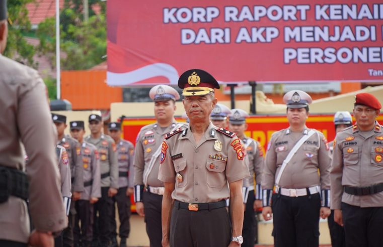 Kapolres Paser Pimpin Upacara Penghargaan Kenaikan Pangkat Pengabdian