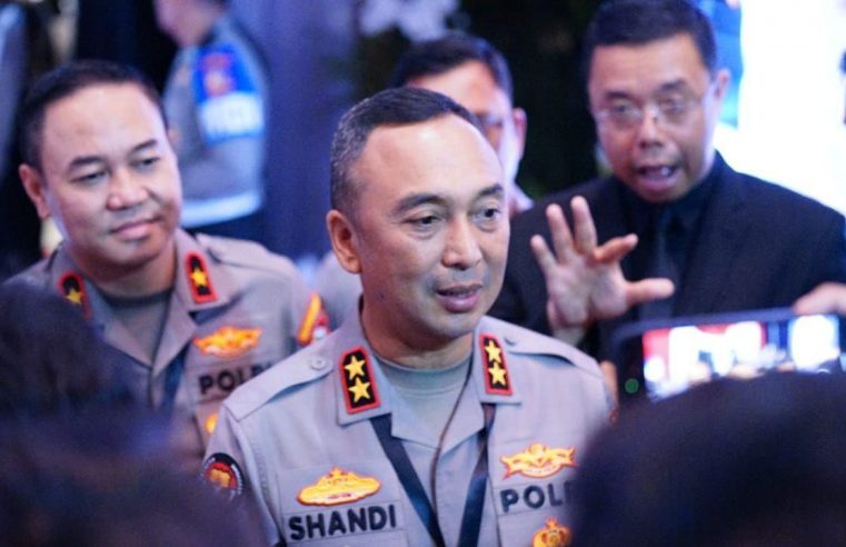 Polri : Penerbitan Surat Keterangan Kepolisian Bagi Wartawan Negara Asing Wujud Pelayanan & Perlindungan