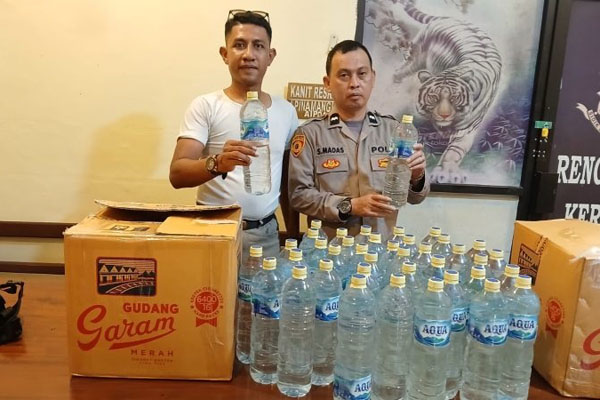 Personil Polsek Kawasan Pelabuhan Manado Amankan 60 Liter Miras Ilegal