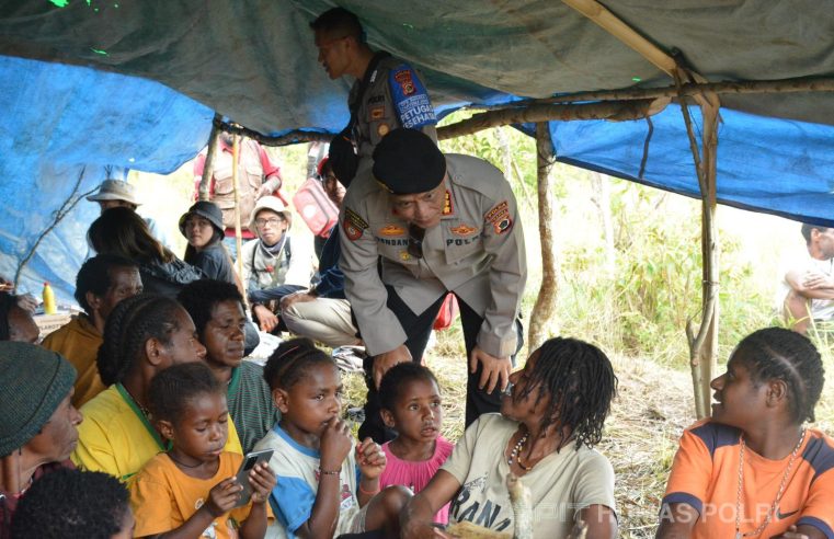 Bantuan untuk Korban Banjir Jayawijaya Dari Pemkab & TNI Polri