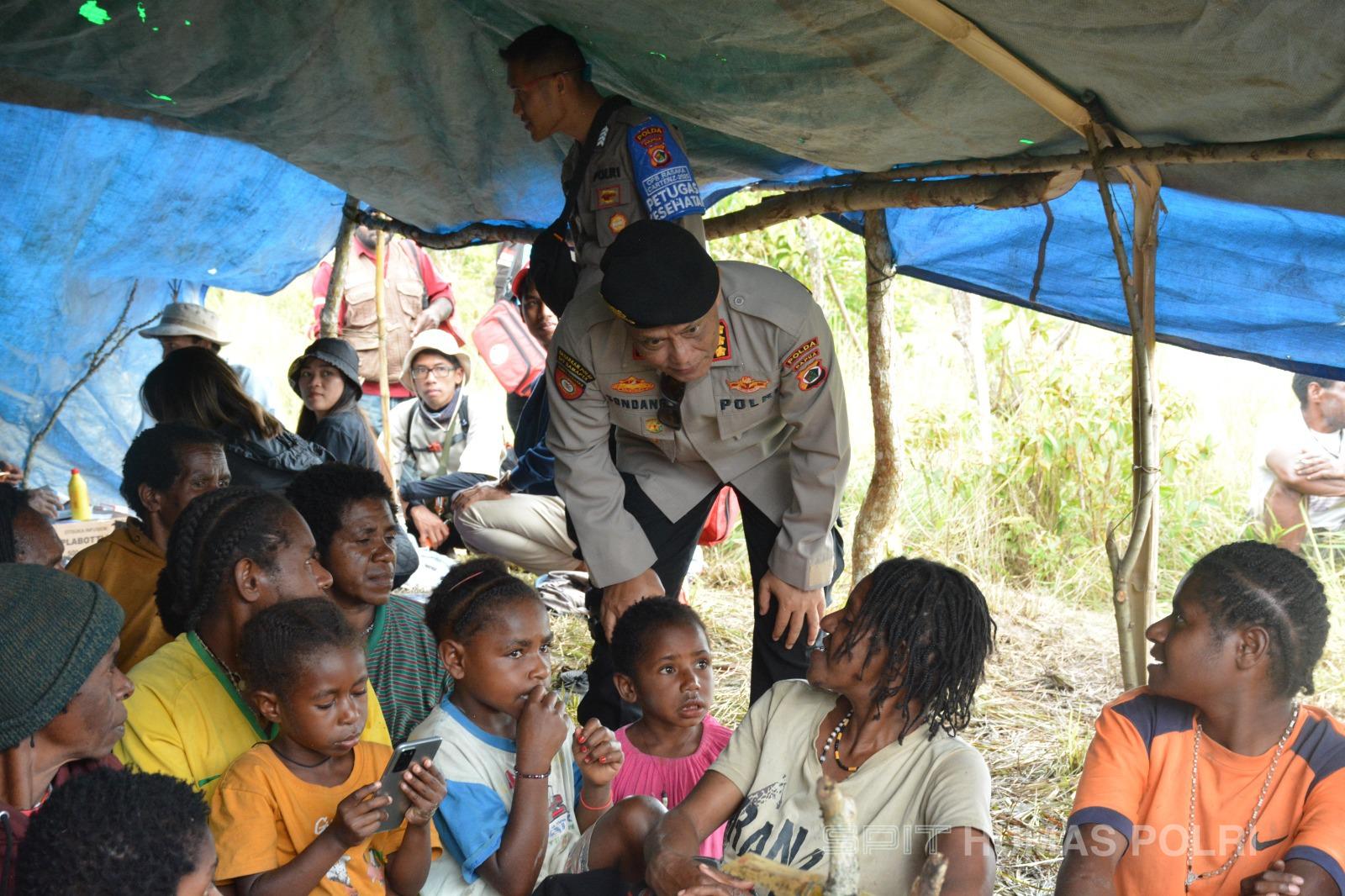 Bantuan untuk Korban Banjir Jayawijaya Dari Pemkab & TNI Polri