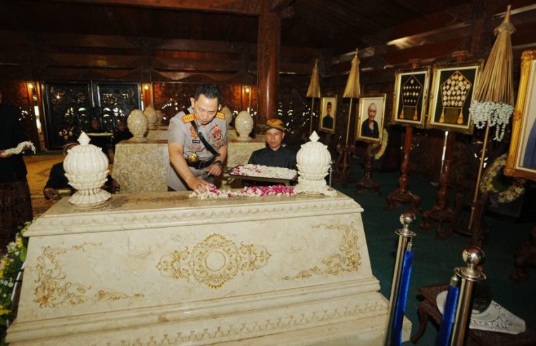 Setelah BJ Habibie-Soeharto, Kapolri & Rombongan Akan Ziarah ke Makam Gusdur-Bung Karno Besok
