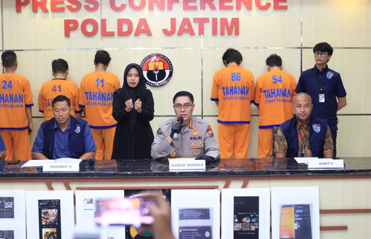 Polda Jatim Amankan 4 Orang Admin & Anggota Group WA Gay di Kota Surabaya