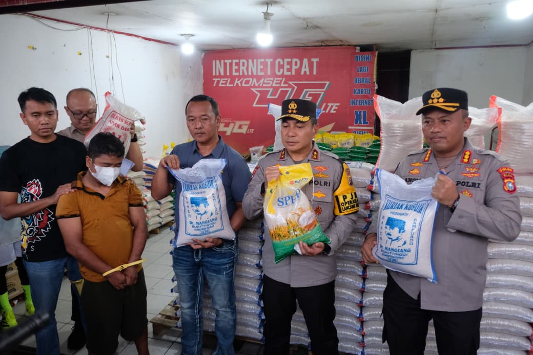 Polda Riau Tetapkan Distributor Pengoplos 9 Ton Beras Reject Inisial R Jadi Tersangka