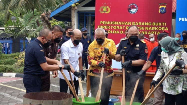 Aparat Gabungan Gagalkan Penyelundupan 9,5 Kg Sabu di DIY, Disamarkan Dalam Tisu Basah