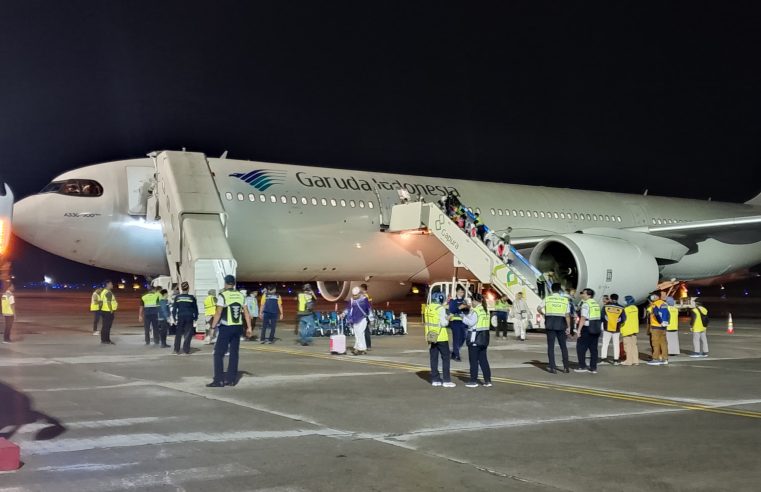 Kedatangan Jamaah Kloter 14 di Balikpapan Berjalan Lancar, Polsek Bandara Siaga Penuh