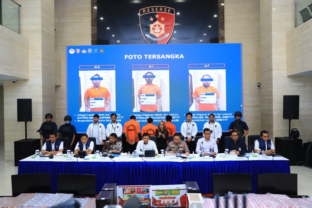 Selama 4 Bulan 235 Kasus Judi Online Berhasil Dibongkar, Ratusan Tersangka Diamankan