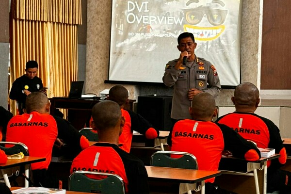 Biddokkes Polda Sulut Berikan Pelatihan DVI kepada Tim SAR untuk Menghadapi Bencana Massal