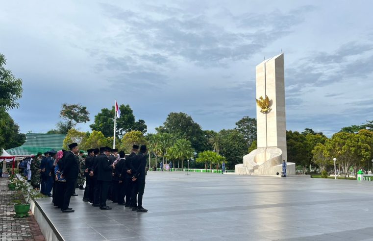 Dandim 0905/BPP Pimpin Upacara Ziarah Nasional Peringati Hari Pahlawan ke-80 di TMP Dharma Agung Balikpapan