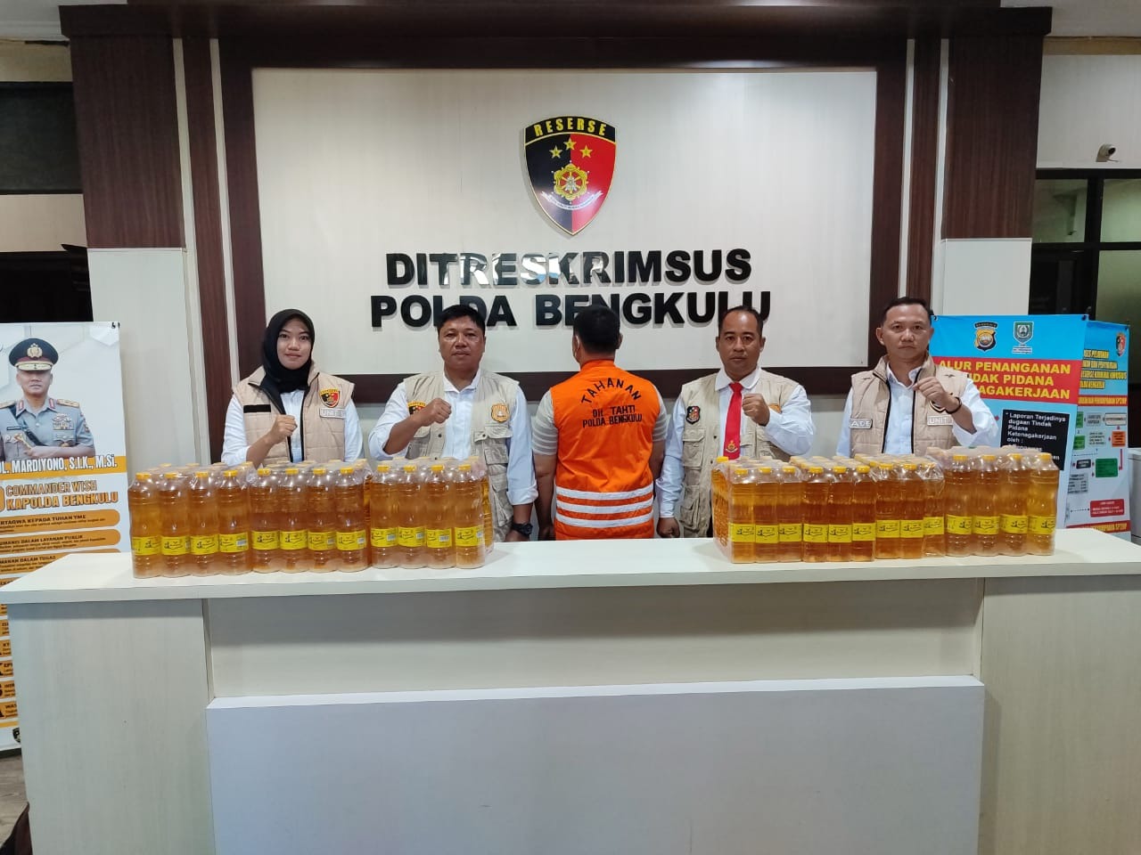 Minyak Goreng Merek V 5AWIT Kurang Takaran, Polda Bengkulu Amankan Tersangka dan Barang Bukti