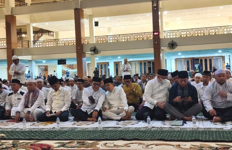 Walikota Ajak Muhasabah Diri, Ustadz Sarbini Berikan Ceramah Jelang Tahun Baru di Balikpapan