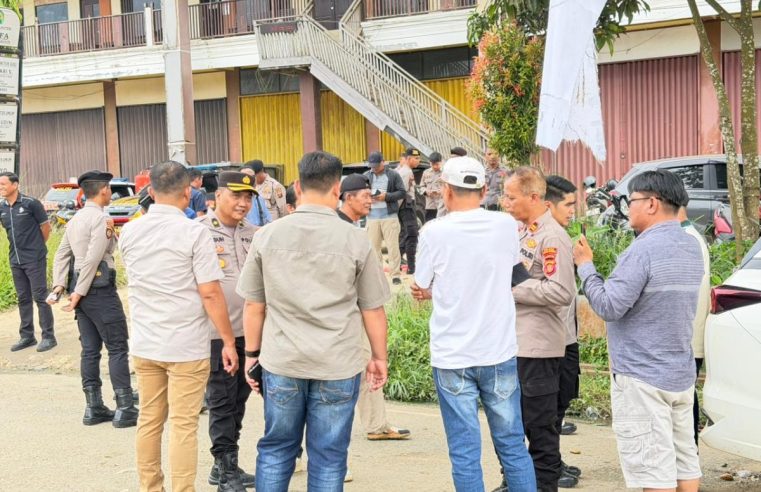Protes Kerusakan Jalan di Kutai Barat: Polres Pengaman dan Teruskan Aspirasi ke Pihak Terkait
