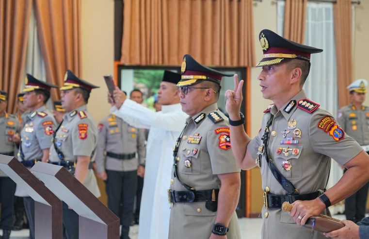 Sertijab Dirlantas Polda Kaltim dan Kapolresta Balikpapan, Irjen Endar Pastikan Penyegaran Organisasi