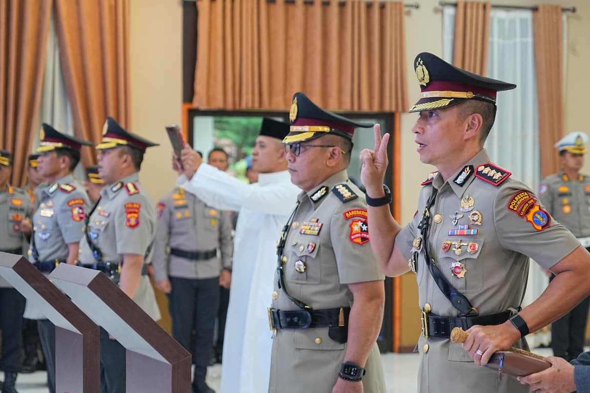 Sertijab Dirlantas Polda Kaltim dan Kapolresta Balikpapan, Irjen Endar Pastikan Penyegaran Organisasi