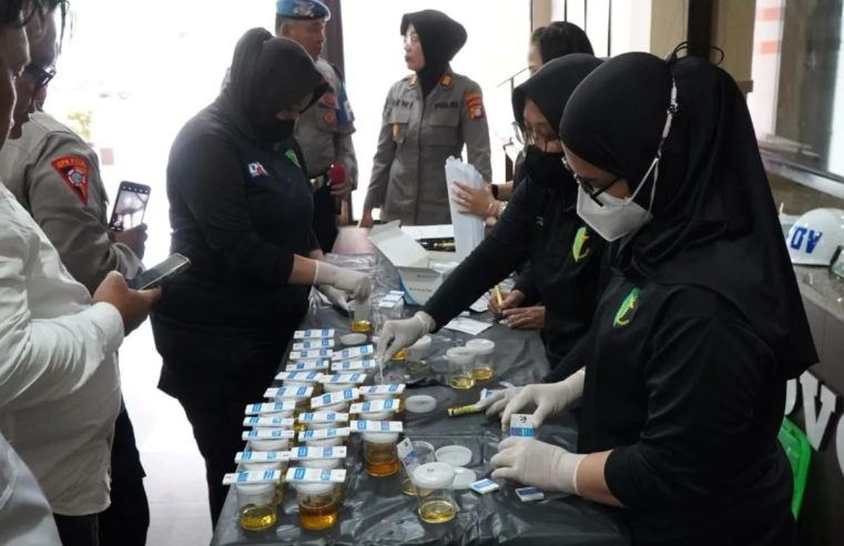 Tanpa Toleransi! Polres Metro Jakarta Selatan Lakukan Tes Urine Mendadak untuk Kontrol Internal Anggota