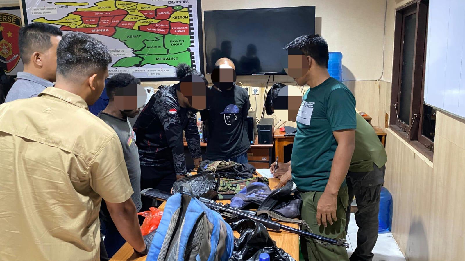 Operasi di Jayapura Berhasil Amankan 8 Orang Terkait Transaksi Senjata Ilegal untuk KKB, Penyelidikan Masih Berlanjut