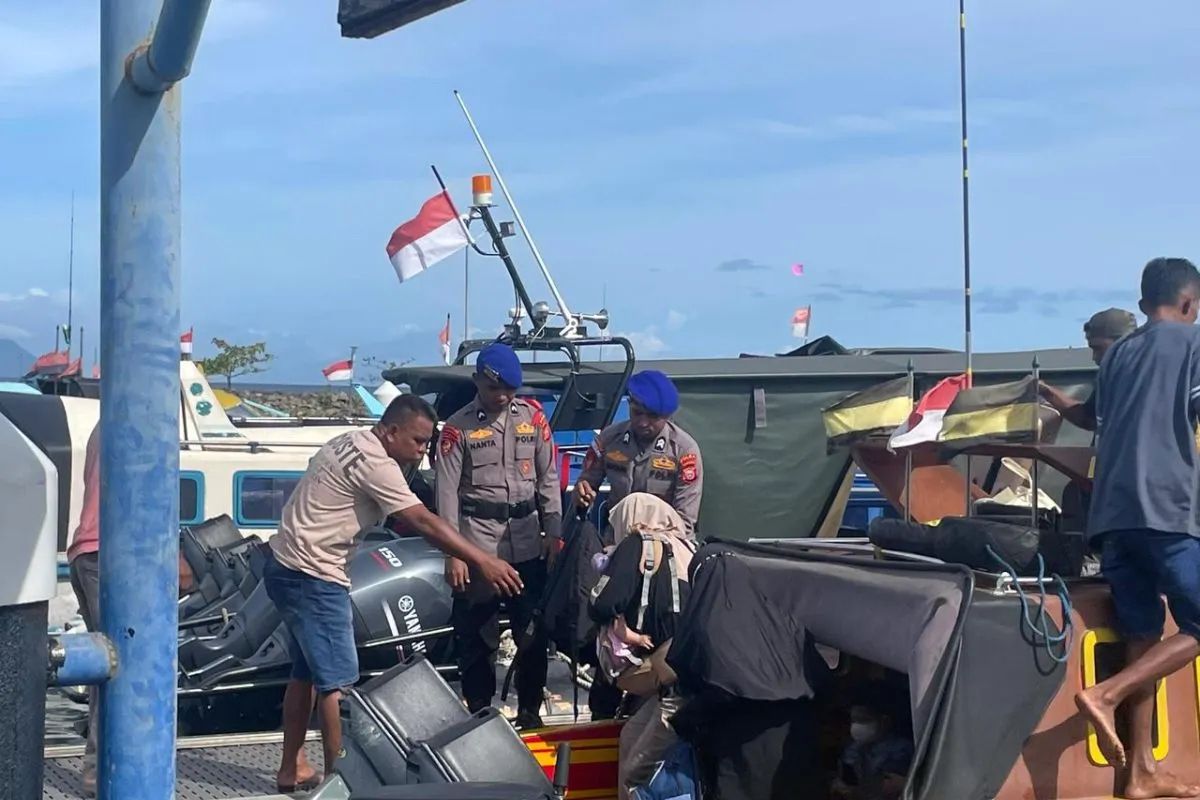 Pengamanan Pelabuhan Sofifi Diperkuat, Polda Malut Pantau Kapal dan Berikan Imbauan Keselamatan