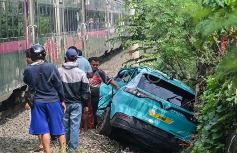Analisis Kecelakaan Taksi, KRL, dan Kereta Api di Bekasi Masih Berlangsung