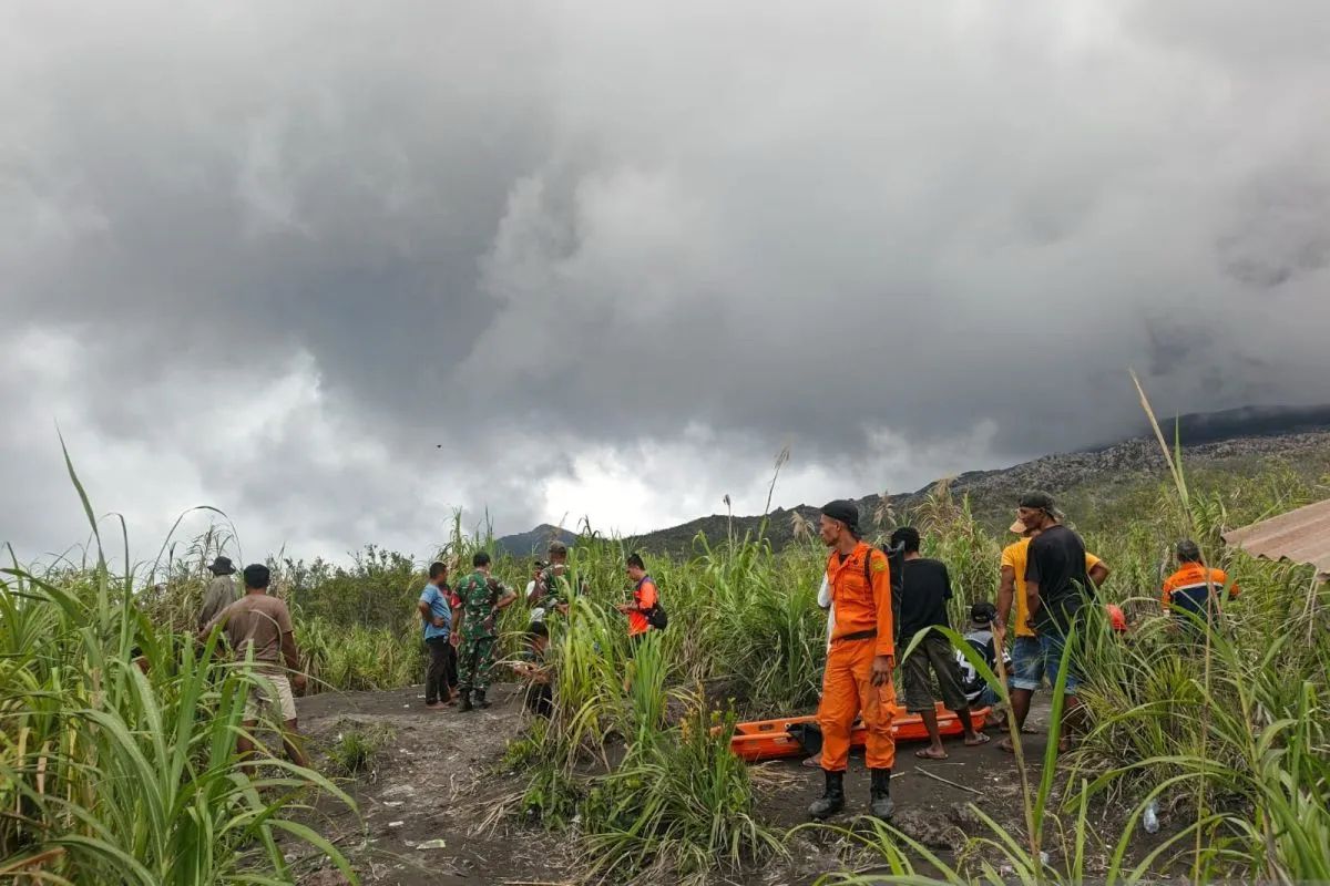Erupsi Gunung Dukono Terus Berlanjut, Tiga Pendaki Tak Berdaya dan Tewas, Evakuasi Terkendala