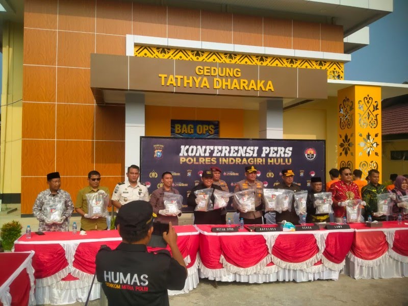 Putus Rantai Jaringan Lintas Provinsi, Polres Inhu Sita 9,2 Kg Sabu dan Ribuan Ekstasi