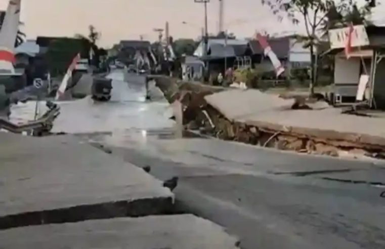 Gempa Dahsyat M 7,7 Nagekeo Flores, Ribuan Rumah Hancur & Dua Ribu Warga Mengungsi