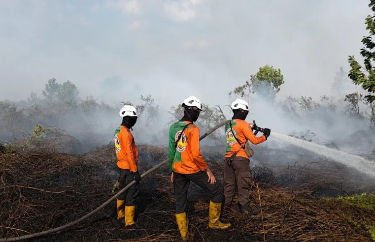 Cegah Ancaman Sekolah dan Perkebunan, Polda Kalbar Tangani Dua Titik Karhutla di Sungai Raya