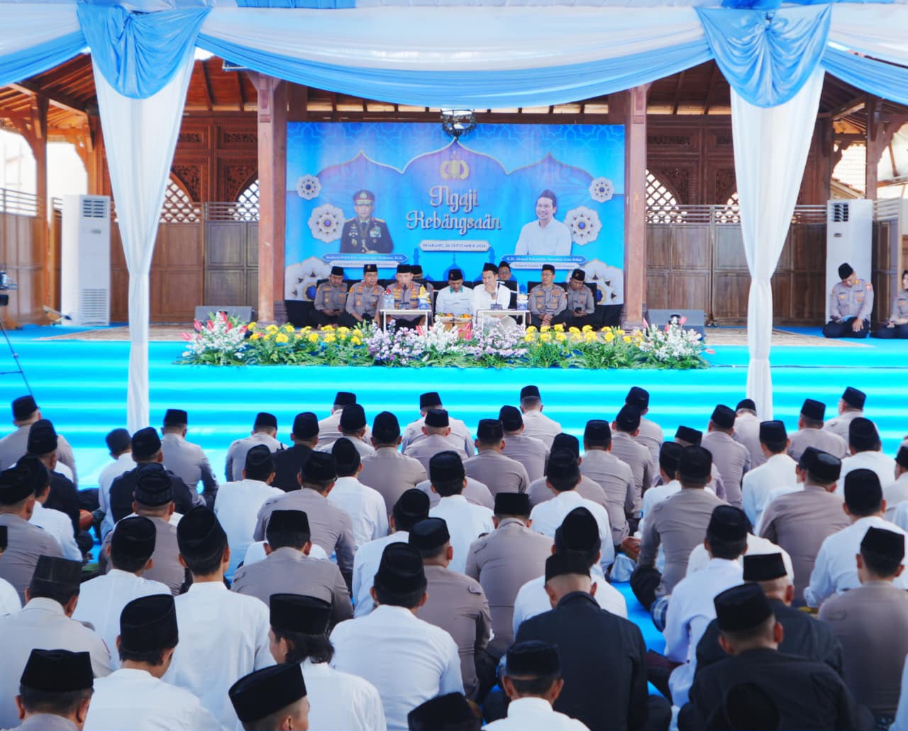 Gus Baha dan Polri Bersatu: 42 Ribu Peserta Ikut Ngaji Kebangsaan Perkuat Persatuan