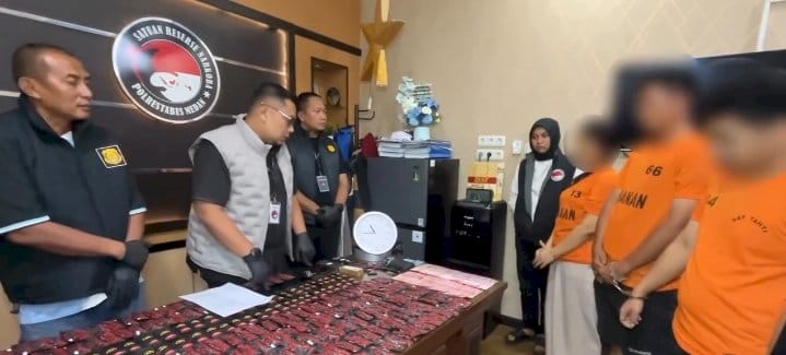 Sembunyi di Jam Dinding & Kotak Sabun, Jaringan Pod Getar Malaysia Dibongkar di Medan