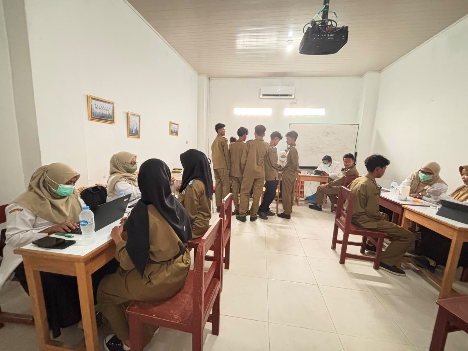 Berjalan Lancar, Puskesmas Sepinggan Baru Selesaikan Pemeriksaan Kesehatan Siswa Kelas 10 SMK Migas Balikpapan