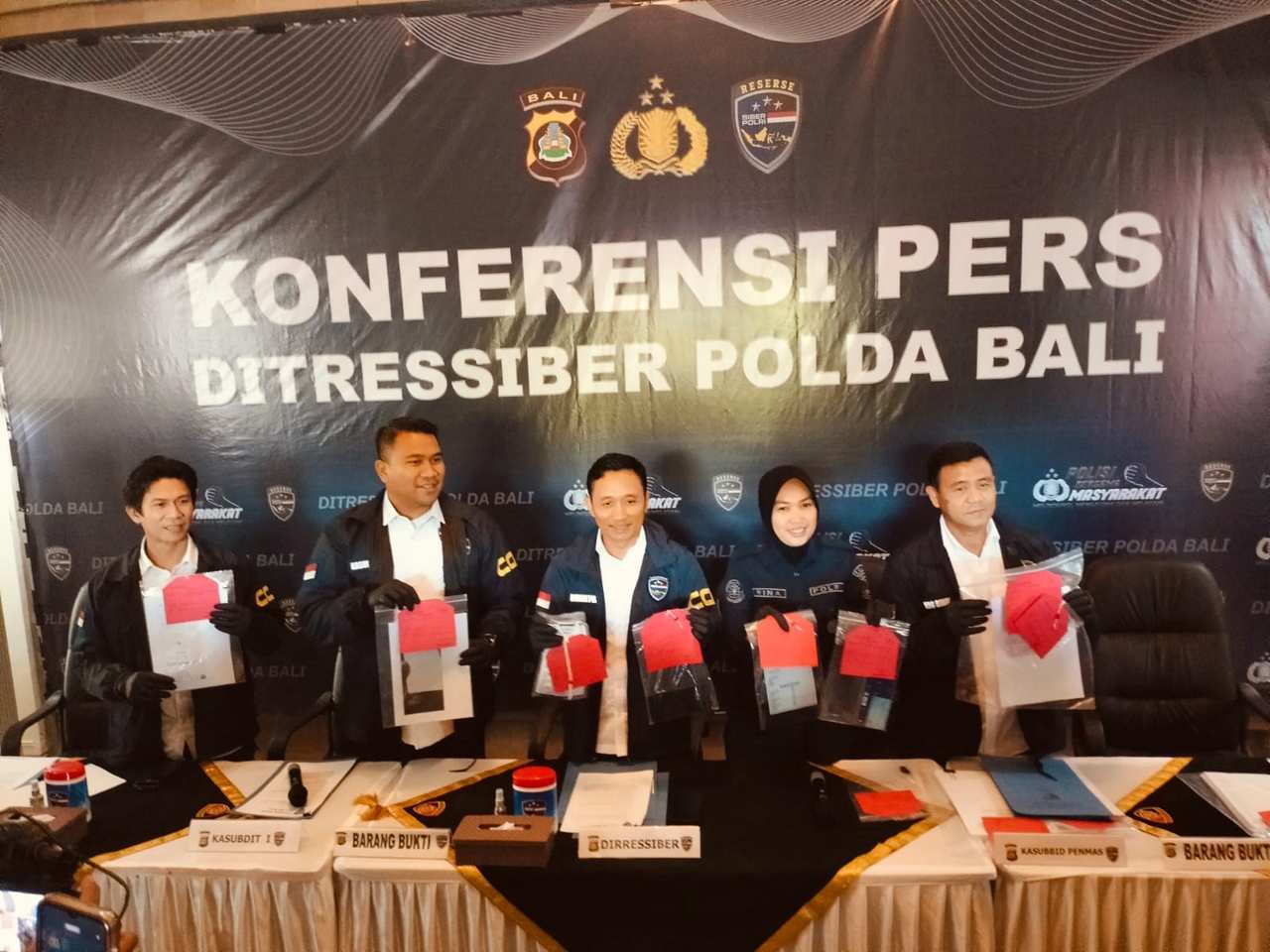 Rugi Ratusan Juta, Dua Tersangka Penipuan Kerja Luar Negeri Ditangkap Polda Bali