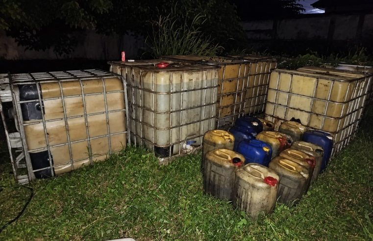Dua Perempuan Tersangka Penimbunan Solar Bersubsidi Diamankan di Pelalawan