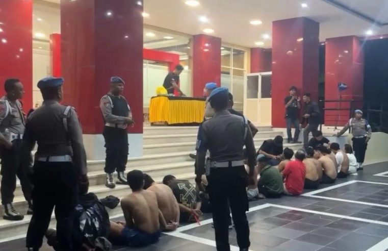 Polda Sulteng dan BNN Gagalkan Peredaran Narkotika di Kayumalue, 17 Orang Diamankan