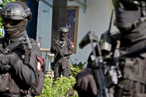 Team Densus 88 Amankan Dua Orang Teroris di Sukoharjo Jawa Tengah