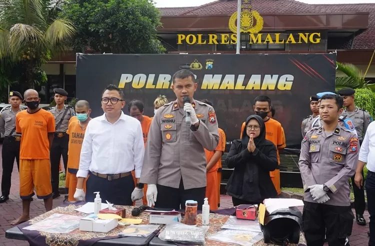 Dalam 2 Pekan Polres Malang Ungkap 18 Kasus Pencurian & Amankan 10 Orang Tersangka