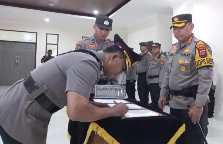 Kapolresta Balikpapan, KBP Anton Firmanto, Pimpin Serahterima Kasat Intelkam