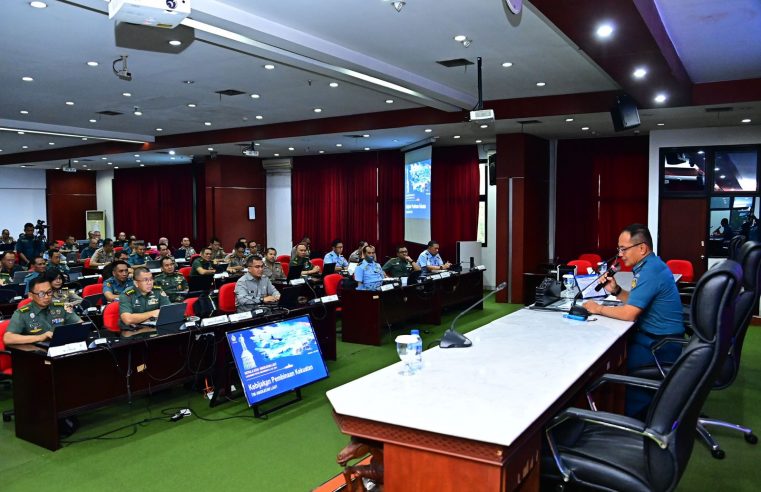 BERI GAMBARAN KEBIJAKAN PEMBINAAN KEKUATAN TNI AL, WAKASAL CERAMAH DI HADAPAN PESERTA PPRA LXVI TA 2024 LEMHANNAS RI