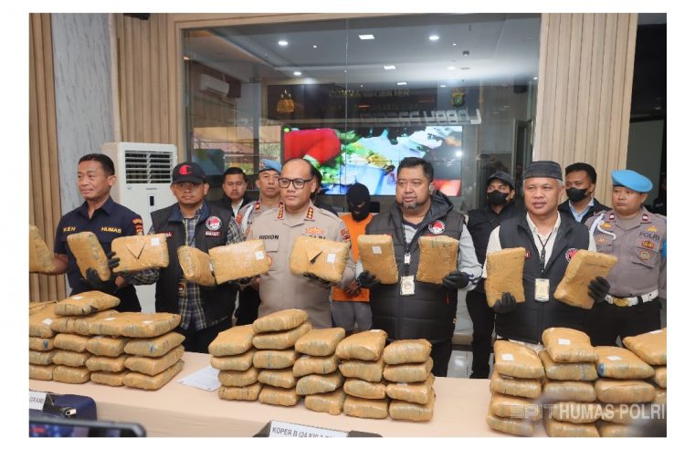 Polres  Metro Jakarta Utara Gagalkan Peredaran Ganja Seberat 77 Kg Dari Tangan MS dan NR