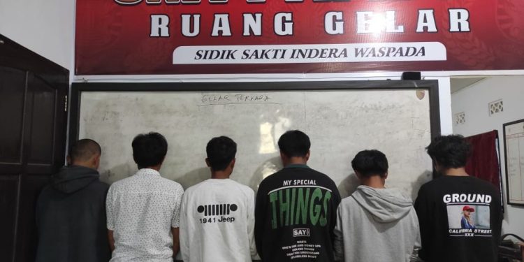 6 Pelaku Pengeroyokan di Bombongan Makale Sulsel Menyerahkan Diri Ke Polres Tana Toraja, Ini Motifnya