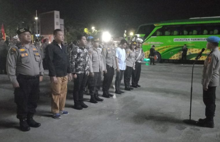 Muat Tamu Undangan 46 Unit Kendaraan Bus Diberangkatkan Dari Balikpapan Menuju IKN Dikawal Personil Lalulintas