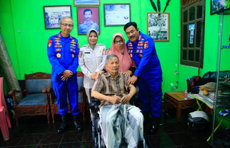 Kado Alumni Akpol 91 Bhara Daksa Dalam Rangka 33 Tahun Pengabdian ke Pengasuh Saat Pendidikan Taruna