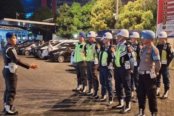 Gabungan TNI-Polri Gelar Operasi Tempat Hiburan Malam di Manado Sulawesi Utara