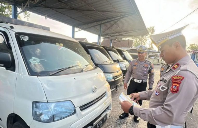 Sembilan Unit Kendaraan Travel Ilegal Diamankan Sat Lantas Polres Garut