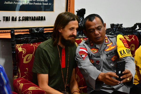 Pendekatan Soft Approach Oleh Pemerintah RI Berhasil, Pilot Philip Akhirnya Dibebaskan KKB Papua